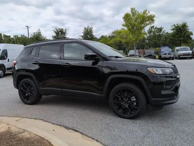 2026 Jeep Compass Latitude Altitude