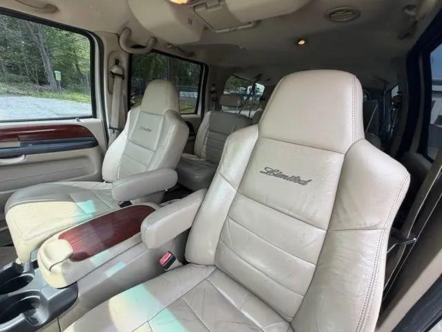 2005 Ford Excursion Limited