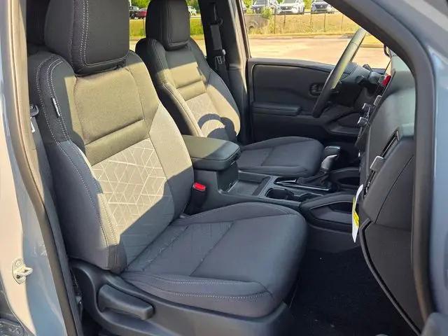 2026 Nissan Frontier Crew Cab SV 4x2