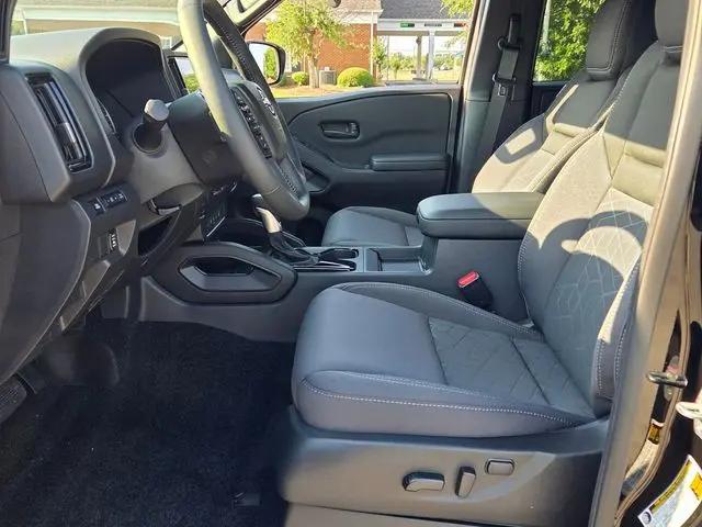 2026 Nissan Frontier Crew Cab SV 4x2