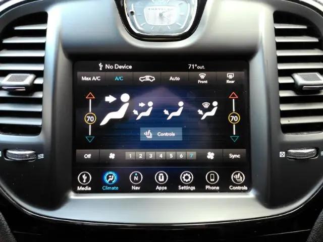 2022 Chrysler 300 S