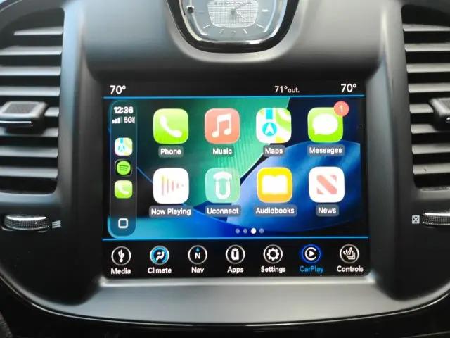 2022 Chrysler 300 S