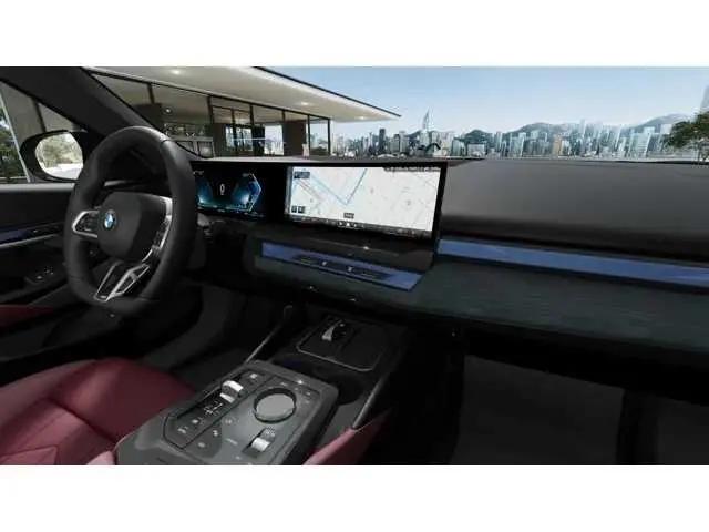 2027 BMW 5 Series 550e xDrive
