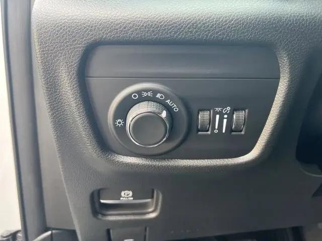 2025 Jeep Grand Cherokee Laredo 4x4