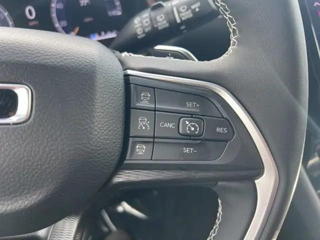 2025 Jeep Grand Cherokee Laredo 4x4