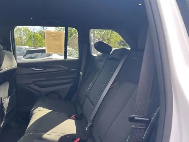 2025 Jeep Grand Cherokee Laredo 4x4