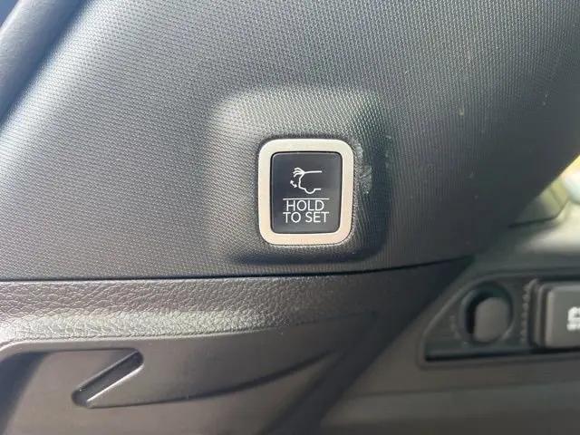 2025 Jeep Grand Cherokee Laredo 4x4