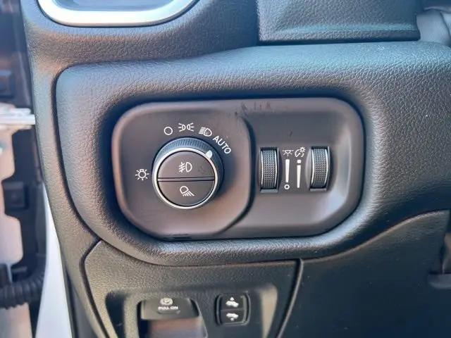 2025 Ram 1500 Big Horn Crew Cab 4x4 6'4" Box
