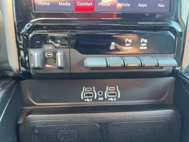 2025 Ram 1500 Big Horn Crew Cab 4x4 6'4" Box