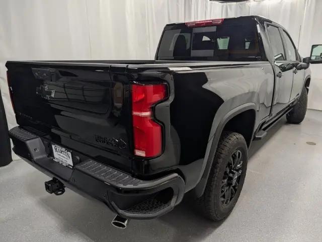 2026 Chevrolet Silverado 3500HD Crew Cab, Standard Bed, High Country, 4WD