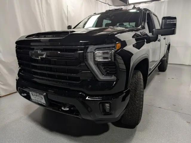 2026 Chevrolet Silverado 3500HD Crew Cab, Standard Bed, High Country, 4WD
