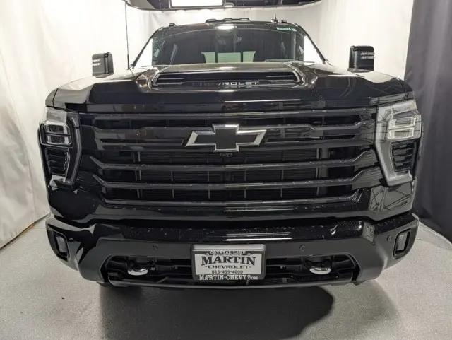 2026 Chevrolet Silverado 3500HD Crew Cab, Standard Bed, High Country, 4WD
