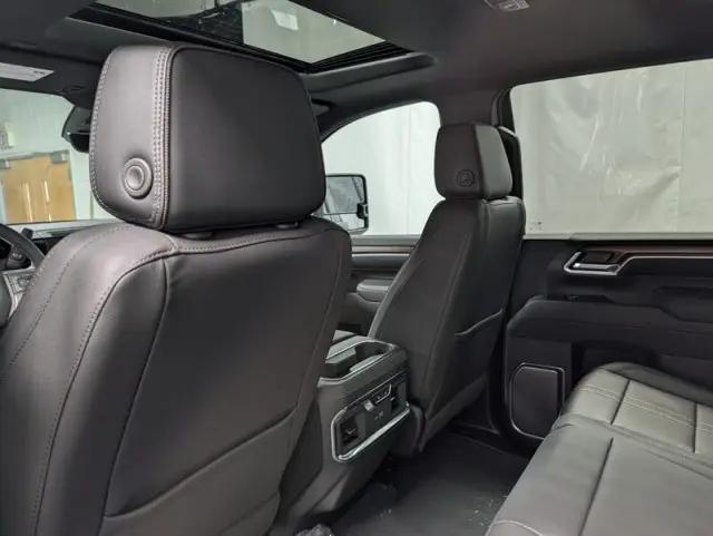 2026 Chevrolet Silverado 3500HD Crew Cab, Standard Bed, High Country, 4WD