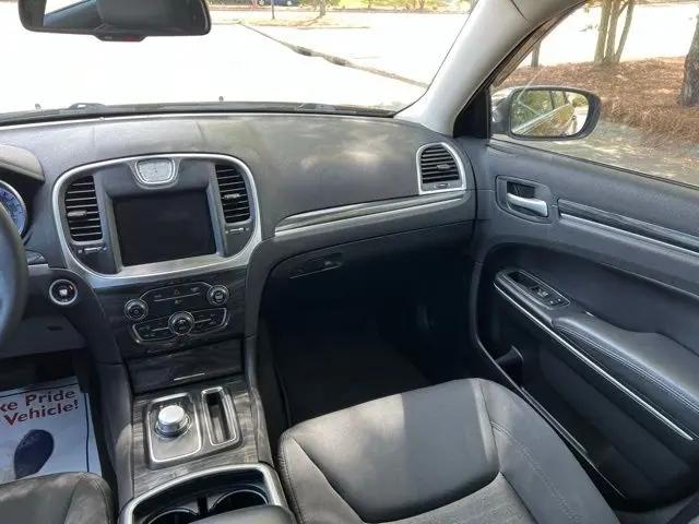 2018 Chrysler 300 Touring