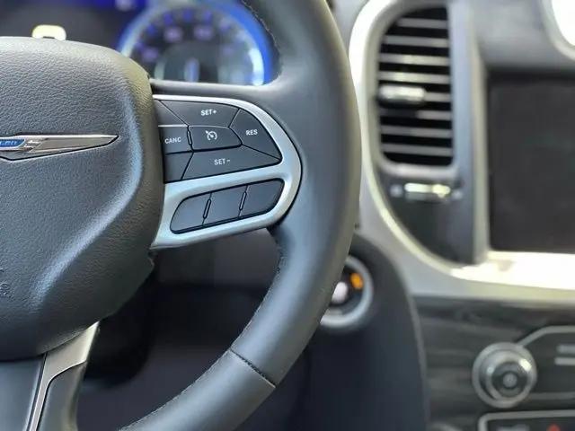 2018 Chrysler 300 Touring
