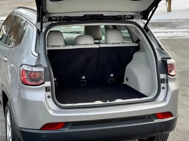 2021 Jeep Compass Latitude FWD