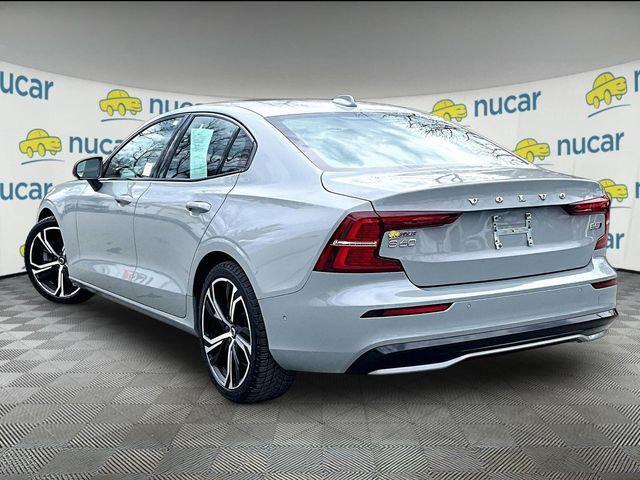 2024 Volvo S60 B5 Ultimate Dark Theme
