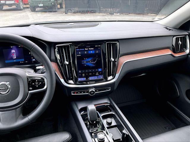 2024 Volvo S60 B5 Ultimate Dark Theme