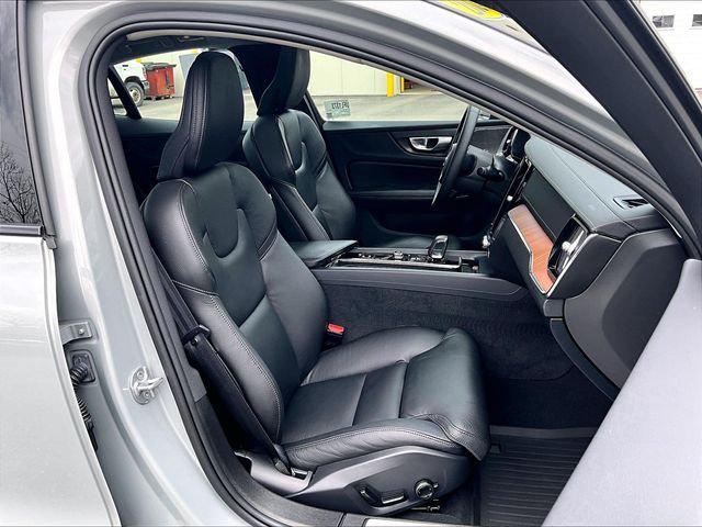 2024 Volvo S60 B5 Ultimate Dark Theme