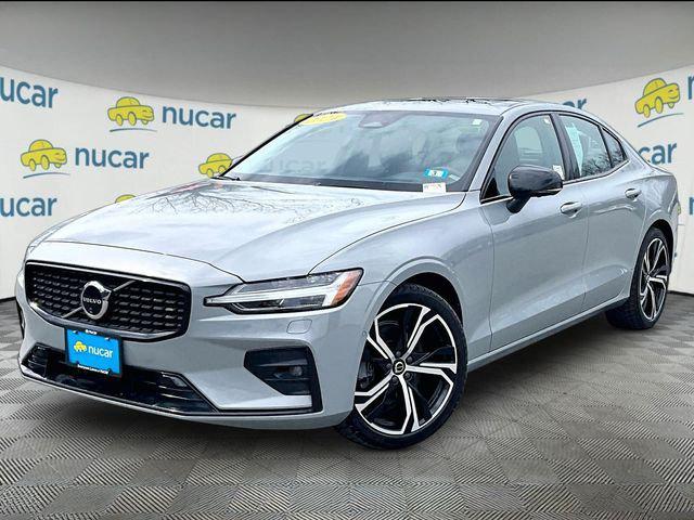 2024 Volvo S60 B5 Ultimate Dark Theme
