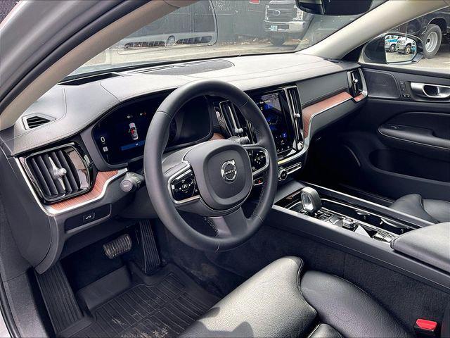 2024 Volvo S60 B5 Ultimate Dark Theme