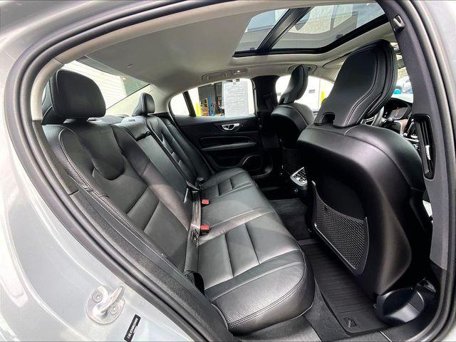 2024 Volvo S60 B5 Ultimate Dark Theme