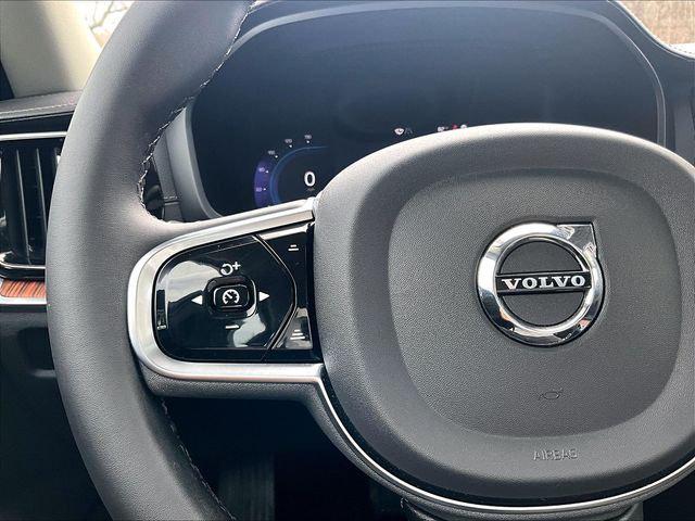 2024 Volvo S60 B5 Ultimate Dark Theme