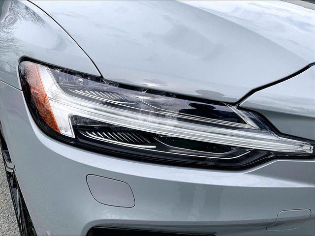 2024 Volvo S60 B5 Ultimate Dark Theme