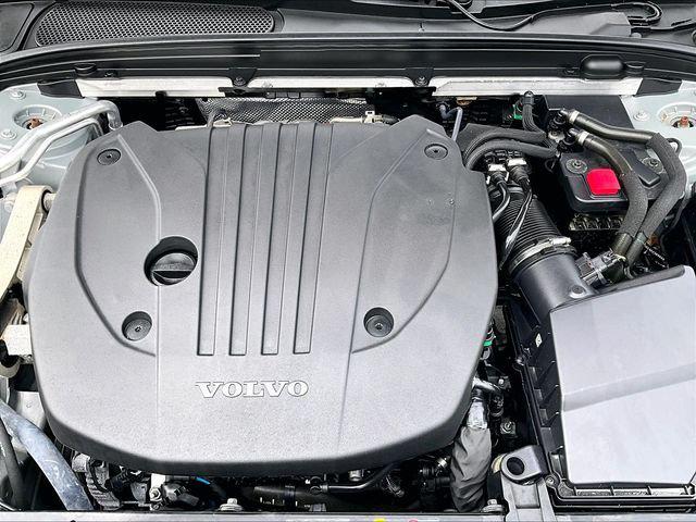 2024 Volvo S60 B5 Ultimate Dark Theme