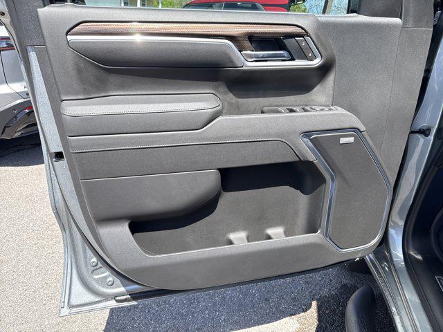 2026 Chevrolet Silverado 1500 4WD Crew Cab Standard Bed RST