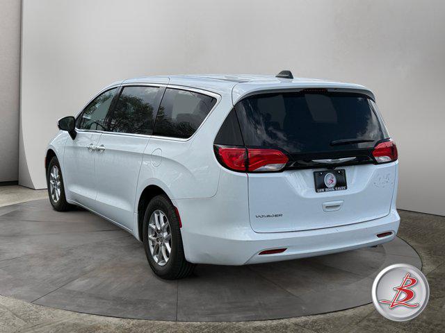 2022 Chrysler Voyager LX