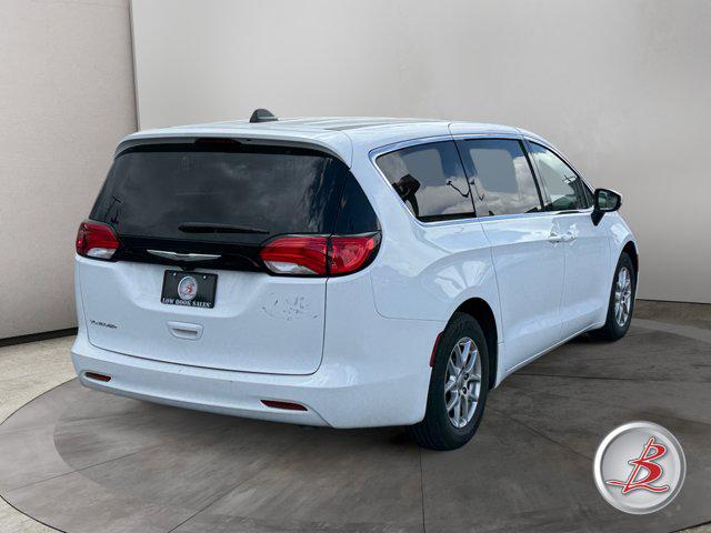 2022 Chrysler Voyager LX