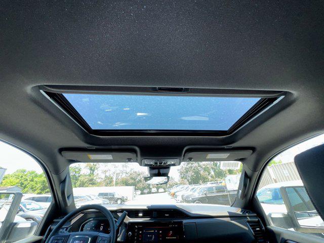 2026 GMC Sierra 2500HD Crew Cab, Standard Bed, AT4, 4WD