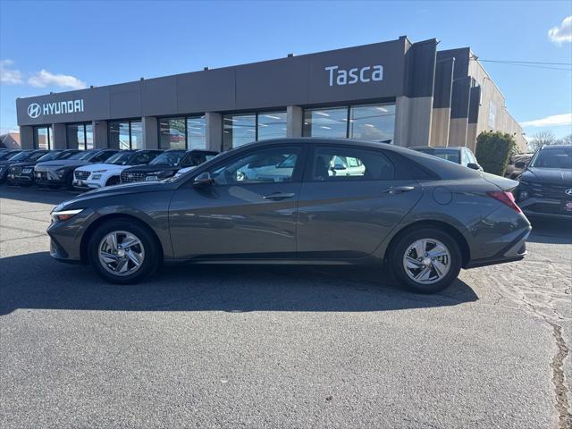 2025 Hyundai Elantra SE
