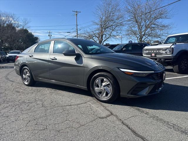 2025 Hyundai Elantra SE