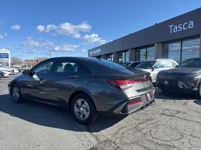 2025 Hyundai Elantra SE