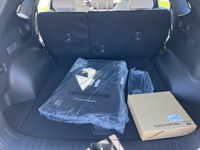 2026 Hyundai Tucson Hybrid Blue SE