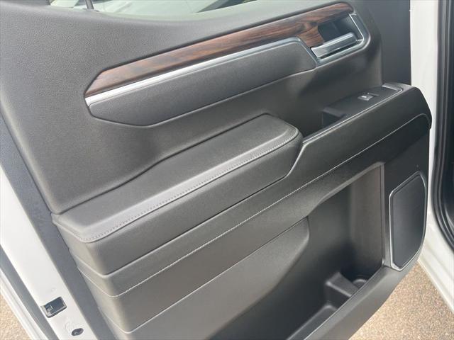2025 GMC Sierra 1500 4WD Crew Cab Short Box SLT