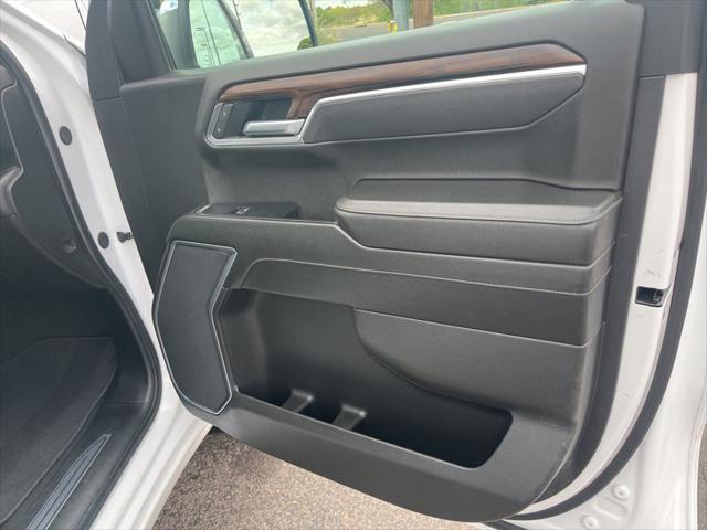 2025 GMC Sierra 1500 4WD Crew Cab Short Box SLT