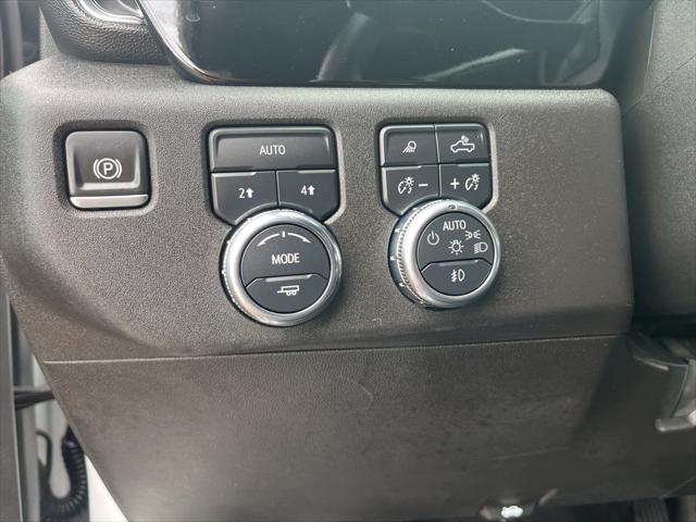 2025 GMC Sierra 1500 4WD Crew Cab Short Box SLT
