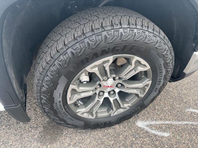 2025 GMC Sierra 1500 4WD Crew Cab Short Box SLT