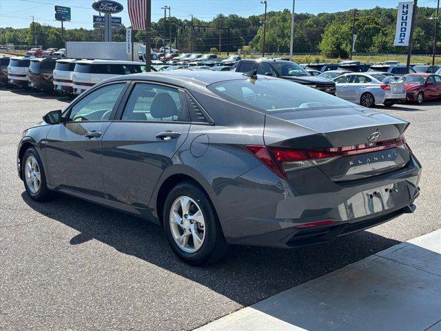 2023 Hyundai Elantra SE