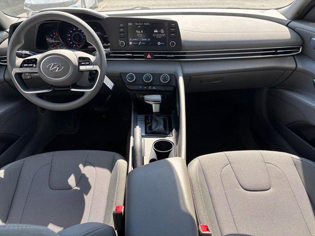 2023 Hyundai Elantra SE