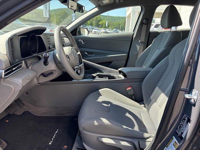 2023 Hyundai Elantra SE