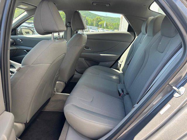 2023 Hyundai Elantra SE