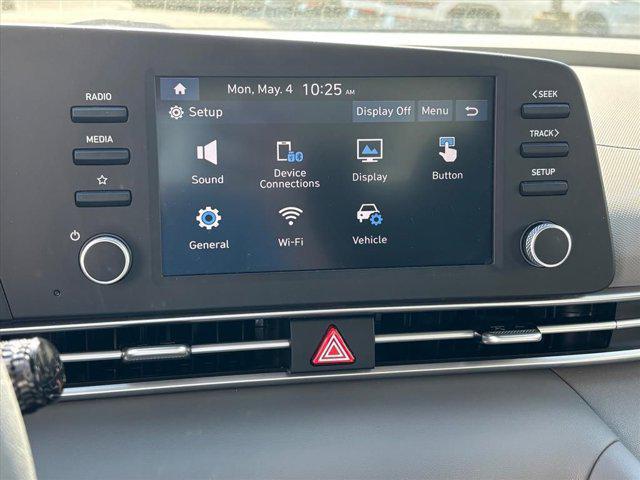 2023 Hyundai Elantra SE