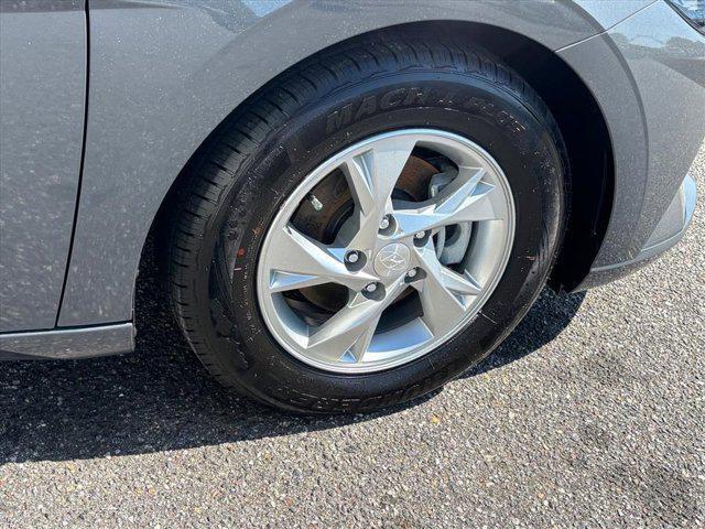2023 Hyundai Elantra SE