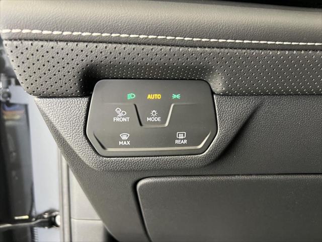 2026 Volkswagen Atlas Cross Sport SE with Technology