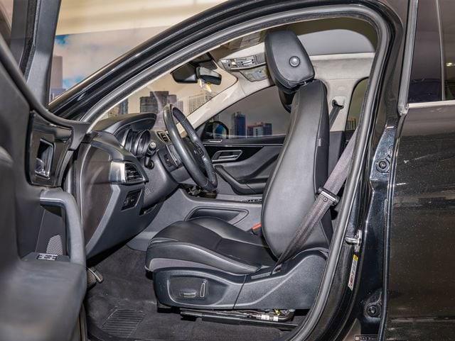 2019 Jaguar F-PACE 25t Premium