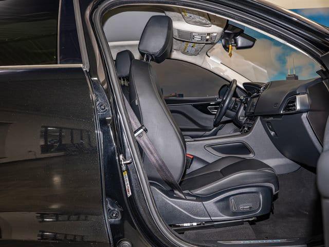 2019 Jaguar F-PACE 25t Premium